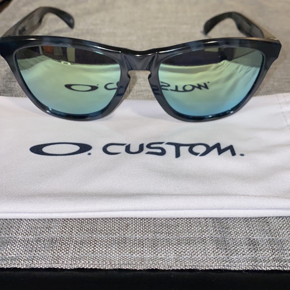 Authentic Custom Oakley Frogskin